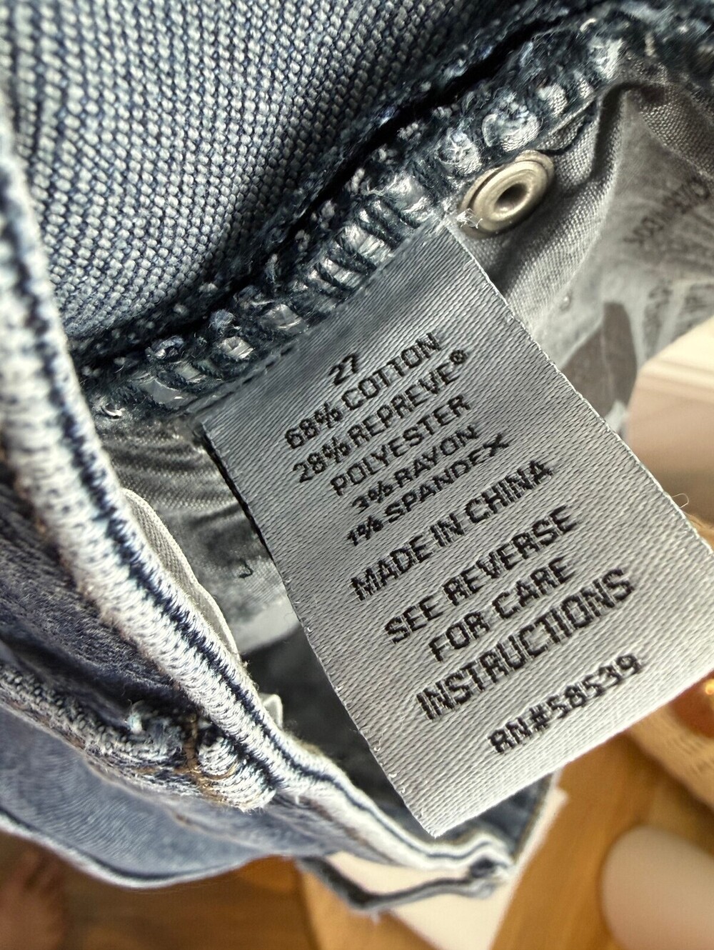 Evereve The Ever Straight High-Rise Stretch Medium Wash Denim Jean - Size - 27 - Picture 6 of 7
